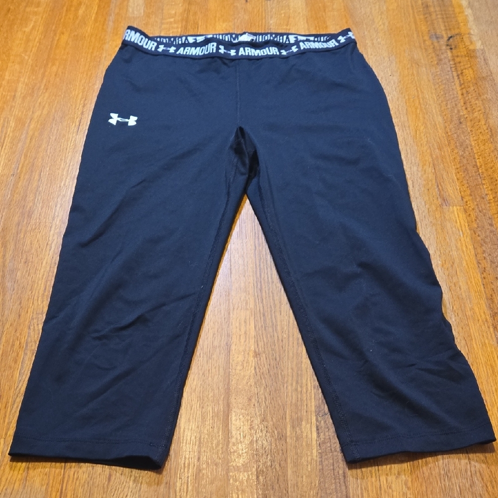 Under Armour Women XS Black Logo Waistband Active Workout Compression‎ Capris